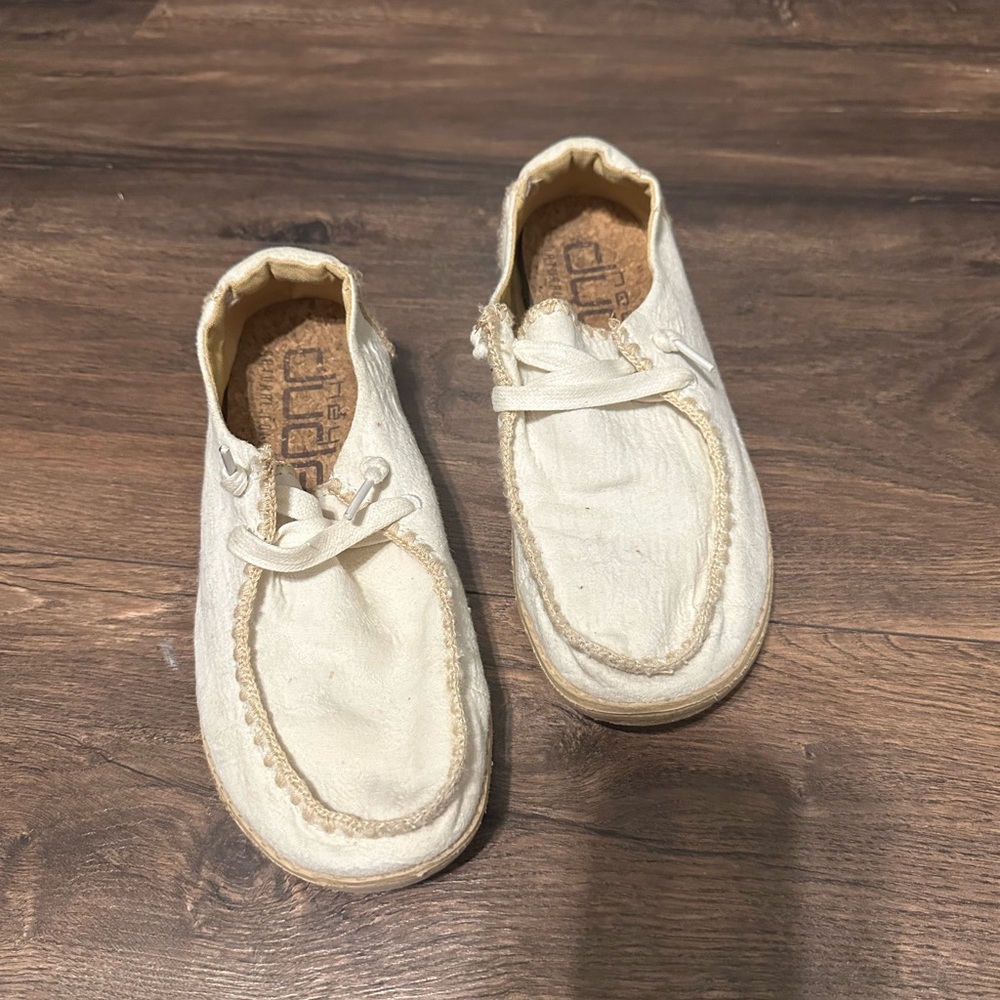 Hey Dude Wendy crocket white shoes size6